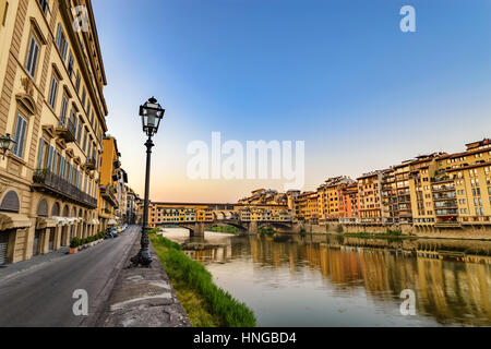Florenz Stadt Skyline und Ponte Vecchio Brücke, Florenz, Italien Stockfoto