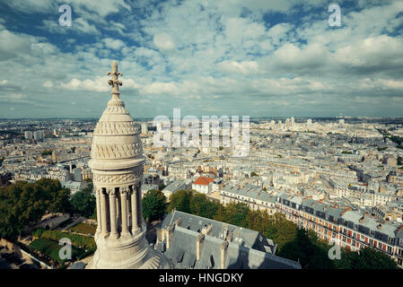 Blick von oben auf Sacre Coeur Kathedrale in Paris, Frankreich. Stockfoto