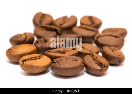 Gruppe von Kaffeebohnen Nahaufnahme. Kaffeebohnen-Makro. Stockfoto