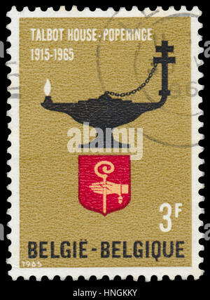 BUDAPEST, Ungarn - 27. Februar 2016: Briefmarke Belgien, zeigt Talbot House, Poperinge, ca. 1965 Stockfoto