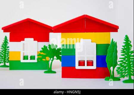 Haus aus bunten Konstruktor. Kinderspielzeug. Bau und design Stockfoto