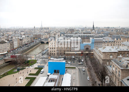 Luftaufnahme von Paris, Panorama-Szene der Seine und Eiffelturm von Notre Dame, Frankreich Stockfoto