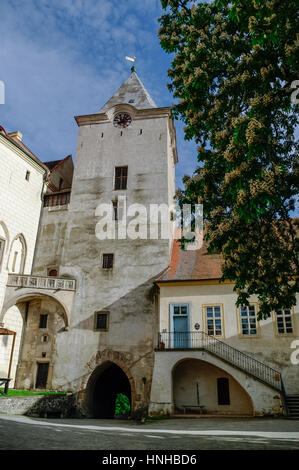 Hof des königlichen gotische Burg Krivoklat, Mittelböhmen, Tschechien Stockfoto