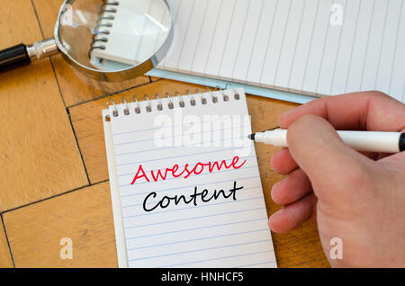 Awesome Inhaltstext Konzept schreiben auf notebook Stockfoto