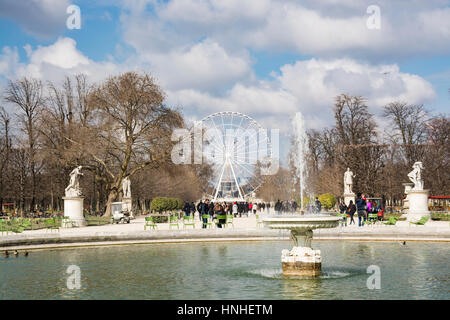 Ein Blick auf das Riesenrad im Jardin des Tuilleries, Paris, Frankreich, Europa Stockfoto