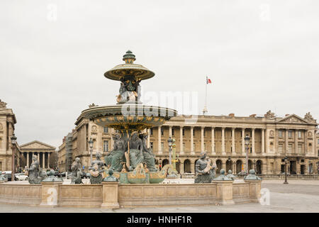 Brunnen in Place De La Concorde, Paris, Frankreich, Europa Stockfoto