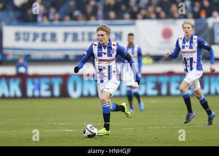 Heerenveen, Niederlande. 12. Februar 2017. Martin Odegaard (Heerenveen) Fußball: Niederländische "Eredivisie" match zwischen SC Heerenveen 1-2 AZ im Abe Lenstra Stadion in Heerenveen, Niederlande. Bildnachweis: Mutsu Kawamori/AFLO/Alamy Live-Nachrichten Stockfoto