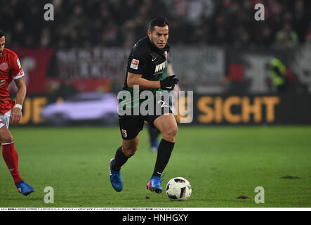 Mainz, Deutschland. 10. Februar 2017. Raul Bobadilla (Augsburg) Fußball: Deutsche Bundesliga match zwischen 1. FSV Mainz 05 2-0 FC Augsburg im Opel Arena in Mainz, Deutschland. Bildnachweis: Takamoto Tokuhara/AFLO/Alamy Live-Nachrichten Stockfoto