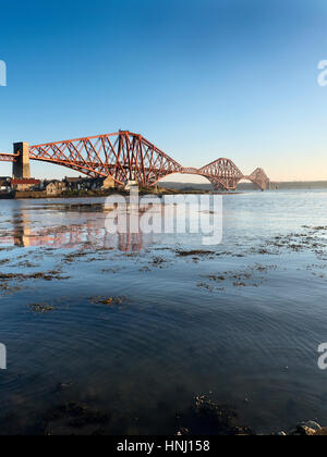 Forth-Brücke von West Bay in North Queensferry Fife Schottland Stockfoto