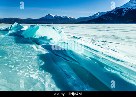 Großen gefalteten Eisbrocken See, Abraham Lake, Alberta, Kanada Stockfoto