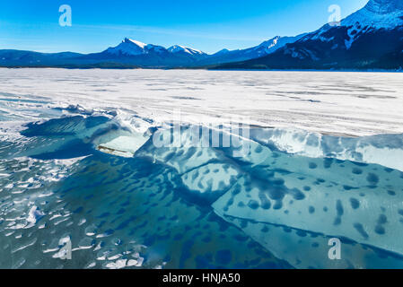 Großen gefalteten Eisbrocken See, Abraham Lake, Alberta, Kanada Stockfoto