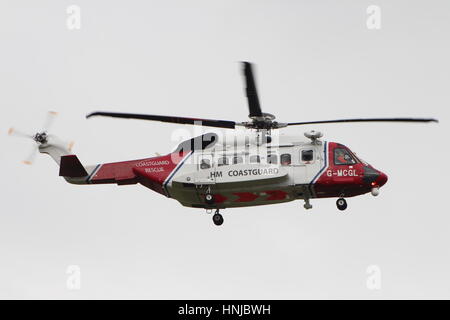 G-MCGL, betrieben ein Sikorsky S-92A Bristow Hubschrauber für HM Coastguard in Prestwick International Airport in Ayrshire, Schottland. Stockfoto