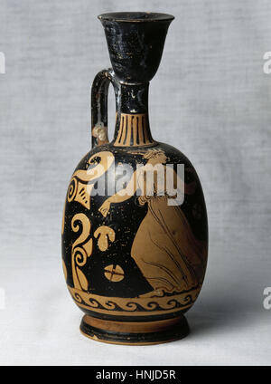 Aribalesque Lekythos Darstellung einer Frau und floralen Motiven. In schwarz lackiert. 4. Jh.V.Chr. Aus Tarent, Italien. Parfum-Museum. Barcelona. Katalonien. Spanien. Stockfoto