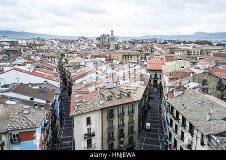 Die Bell Tower Pamplonas Kathedrale bietet eine fantastische Aussicht auf die Altstadt Stockfoto