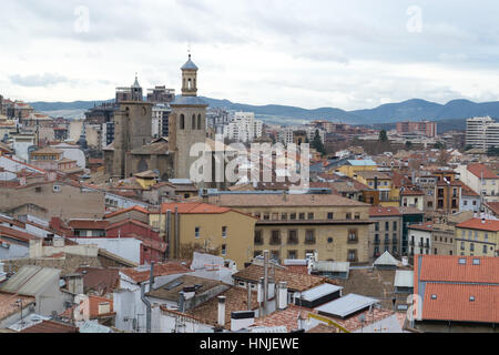 Die Bell Tower Pamplonas Kathedrale bietet eine fantastische Aussicht auf die Altstadt Stockfoto