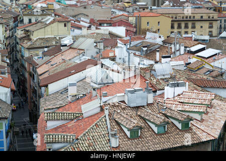 Die Bell Tower Pamplonas Kathedrale bietet eine fantastische Aussicht auf die Altstadt Stockfoto