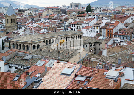 Die Bell Tower Pamplonas Kathedrale bietet eine fantastische Aussicht auf die Altstadt Stockfoto