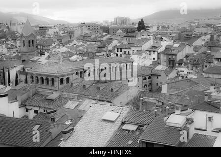 Die Bell Tower Pamplonas Kathedrale bietet eine fantastische Aussicht auf die Altstadt Stockfoto