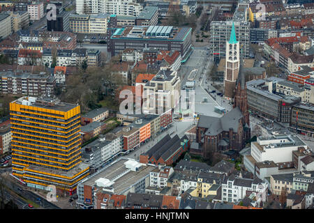 Zentrum von Gelsenkirchen, Down Town, Blick auf die Fußgängerzone, Ahstraße, Bahnhofstraße, Propstei Kirche St. Augustinus, Gelsenkirchen, Ruhr distri Stockfoto