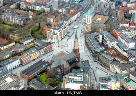 Zentrum von Gelsenkirchen, Down Town, Blick auf die Fußgängerzone, Ahstraße, Bahnhofstraße, Propstei Kirche St. Augustinus, Gelsenkirchen, Ruhr distri Stockfoto