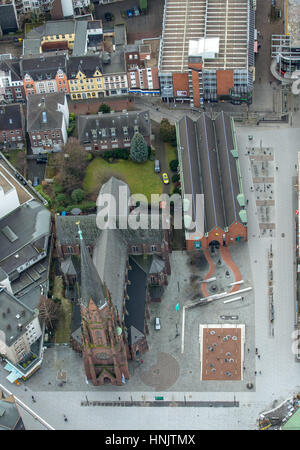 Zentrum von Gelsenkirchen, Down Town, Blick auf die Fußgängerzone, Ahstraße, Bahnhofstraße, Propstei Kirche St. Augustinus, Gelsenkirchen, Ruhr distri Stockfoto