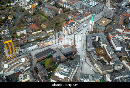 Zentrum von Gelsenkirchen, Down Town, Blick auf die Fußgängerzone, Ahstraße, Bahnhofstraße, Propstei Kirche St. Augustinus, Gelsenkirchen, Ruhr distri Stockfoto