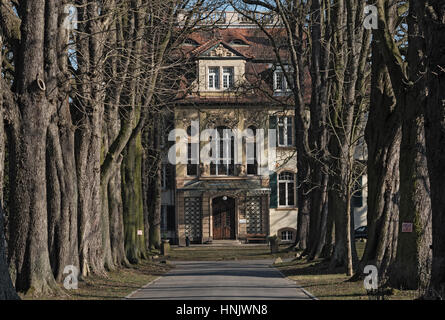 Blick durch die Gasse, die Villa-Meister Stockfoto