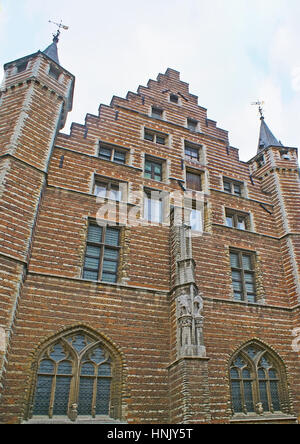 Die Fassade des Vleeshuis (Metzgerei Hall), die mittelalterliche Guildhall, dient heute als Museum, Antwerpen, Belgien. Stockfoto