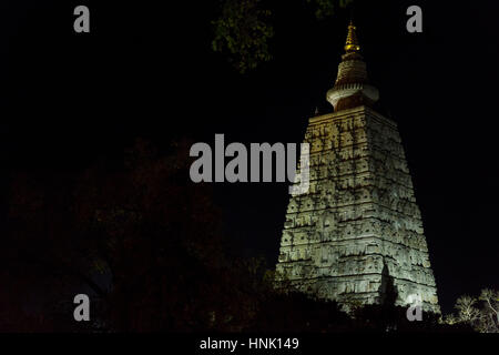 Mahabodhi-Tempel bei Nacht, Bodhgaya, Indien Stockfoto