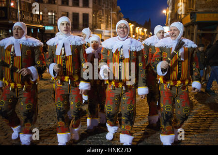 Belgien: Karneval von Binche. UNESCO World Heritage Parade Festival. Belgien, wallonischen Gemeinde, Provinz Hennegau, Dorf von Binche. Die carniva Stockfoto