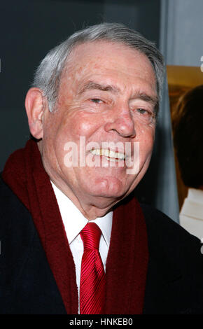 Dan Rather besucht Universal Pictures-Screening von "Krieg des Charlie Wilson" im Museum of Modern Art am 16. Dezember 2007 in New York City Stockfoto