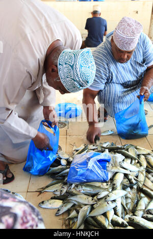 Der Fisch-Souk in Muttrah, in Muscat, der Hauptstadt des Suktanate von Oman Stockfoto
