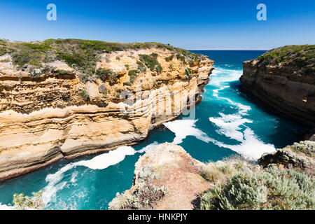 Thunder Cave im Loch Ard Gorge entlang Great Ocean Road in der Nähe von Port Campbell in Victoria, Australien Stockfoto