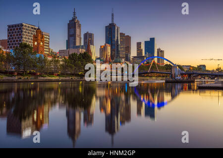 Stadt von Melbourne. Stadtbild Bild von Melbourne während Sommer Sonnenaufgang.