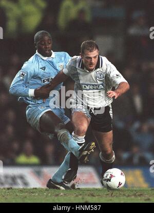 JOE PARKINSON & PAUL WILLIAMS COVENTRY V EVERTON 4. Januar 1996 Stockfoto