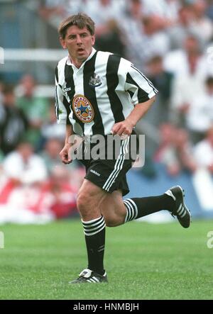 PETER BEARDSLEY NEWCASTLE UNITED FC 28. Juli 1995 Stockfoto