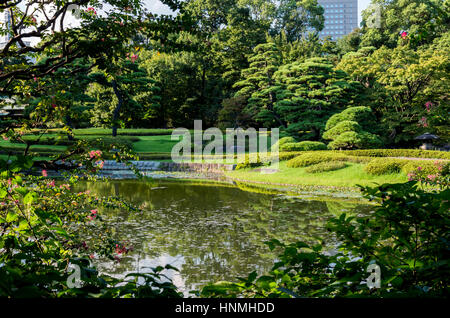 See in den Gärten des kaiserlichen Palastes in Tokio, Japan. Stockfoto
