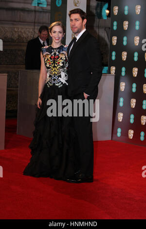 LONDON - 12. Februar 2017: Emily Blunt besucht die EE British Academy Film Awards (BAFTA) in der Royal Albert Hall am 12. Februar 2017 in London Stockfoto