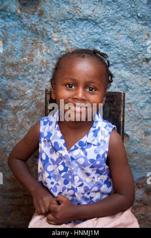 Mädchen in einem Waisenhaus, in Kibera Slum, Nairobi, Kenia, Ostafrika Stockfoto