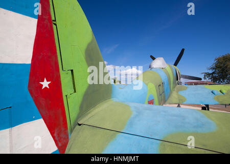 Playa Giron, Kuba - Januar 27,2017: die Schweinebucht-Museum. Panzer und Flugzeuge vor dem Museum widmet sich der fehlgeschlagenen Invasion in 1961. Stockfoto