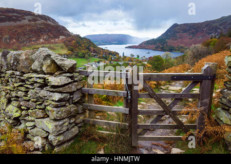 Blick über Glenridding und Ullswater. Nationalpark Lake District, Cumbria, England. Stockfoto