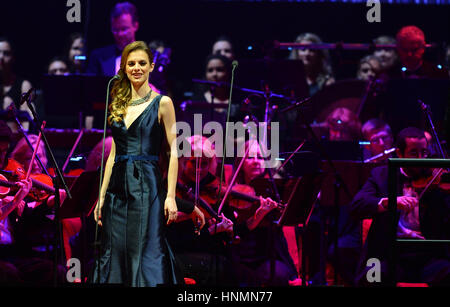 Miami, FL, USA. 12. Februar 2017. Elisa Balbo führt auf die AmericanAirlines Arena am 12. Februar 2017 in Miami, Florida. Bildnachweis: Mpi10/Medien Punch/Alamy Live-Nachrichten Stockfoto