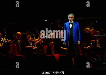 Miami, FL, USA. 12. Februar 2017. Andrea Bocelli führt auf American Airlines Arena am 12. Februar 2017 in Miami, Florida. Bildnachweis: Mpi10/Medien Punch/Alamy Live-Nachrichten Stockfoto