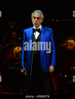 Miami, FL, USA. 12. Februar 2017. Andrea Bocelli führt auf American Airlines Arena am 12. Februar 2017 in Miami, Florida. Bildnachweis: Mpi10/Medien Punch/Alamy Live-Nachrichten Stockfoto