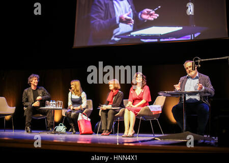 London, Großbritannien. 15. Februar 2017. Chris Riddell Stühlen einer Veranstaltung über Literatur der Kinder im Rahmen des Festivals am Festival Hall im Southbank Centre in London. Foto Datum: Mittwoch, 15. Februar 2017. Foto: Roger Garfield/Alamy Stockfoto