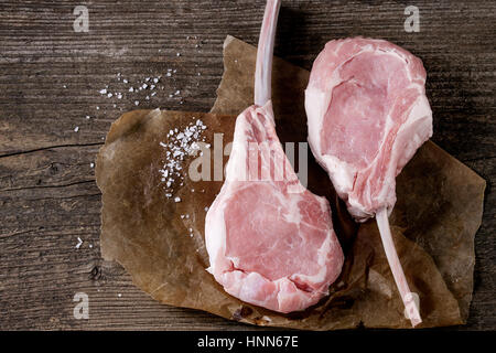 Rohes Kalbfleisch Tomahawk steak Stockfoto