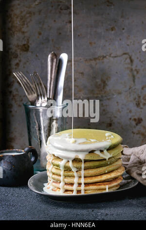 Ombre Matcha Pfannkuchen Stockfoto