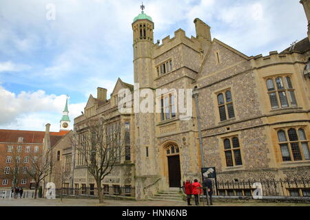 WINCHESTER, UK - 4. Februar 2017: Außenansicht des Burgberges entlang Burg Avenue und in der Nähe der großen Halle Stockfoto