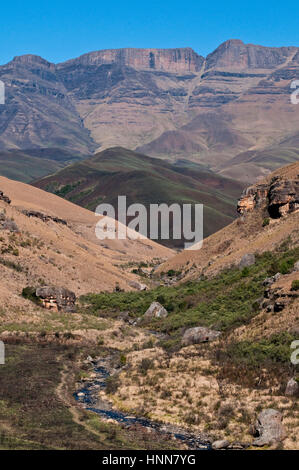 Szenen aus dem Bereich Riesen Schloss von Drakensberg Gebirgskette Erhaltung Kwazulu Natal Südafrika Stockfoto