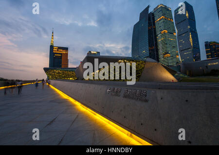 Das Guangzhou Grand Theatre und der Nacht-Blick auf die Stadt, Gebäude, China Stockfoto